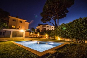 188 Apartments - Estrelícia - pool and balcony